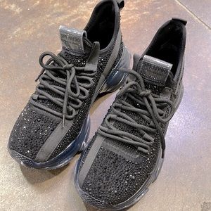 STEVE MADDEN MAXIMA “BLACK MULTI” SNEAKER. BRAND NEW. SIZE 9.0.